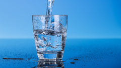 Quanta água precisamos de beber para perder peso?